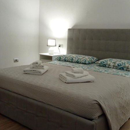 Apartament Casa Mirta Mandello del Lario Zewnętrze zdjęcie